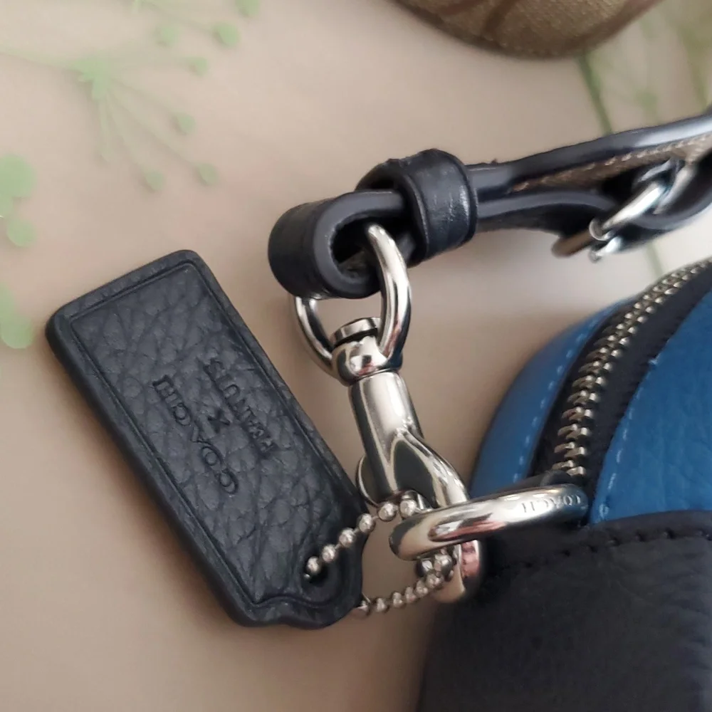 NWT 2021 Coach x Peanuts Mini Bag & Strap - Picture 7 of 12